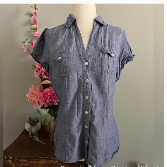 Levi’s Short Sleeve Button Front Cotton and Linen - Picture 7 of 8